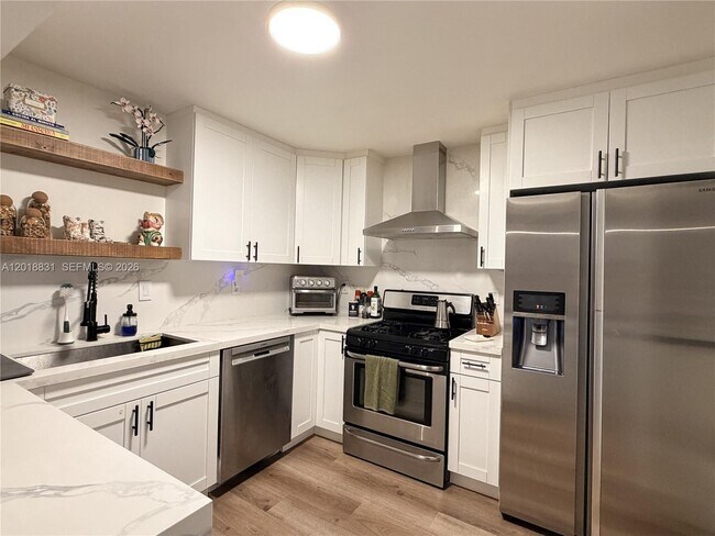 Building Photo - 6517 SW 116th Pl