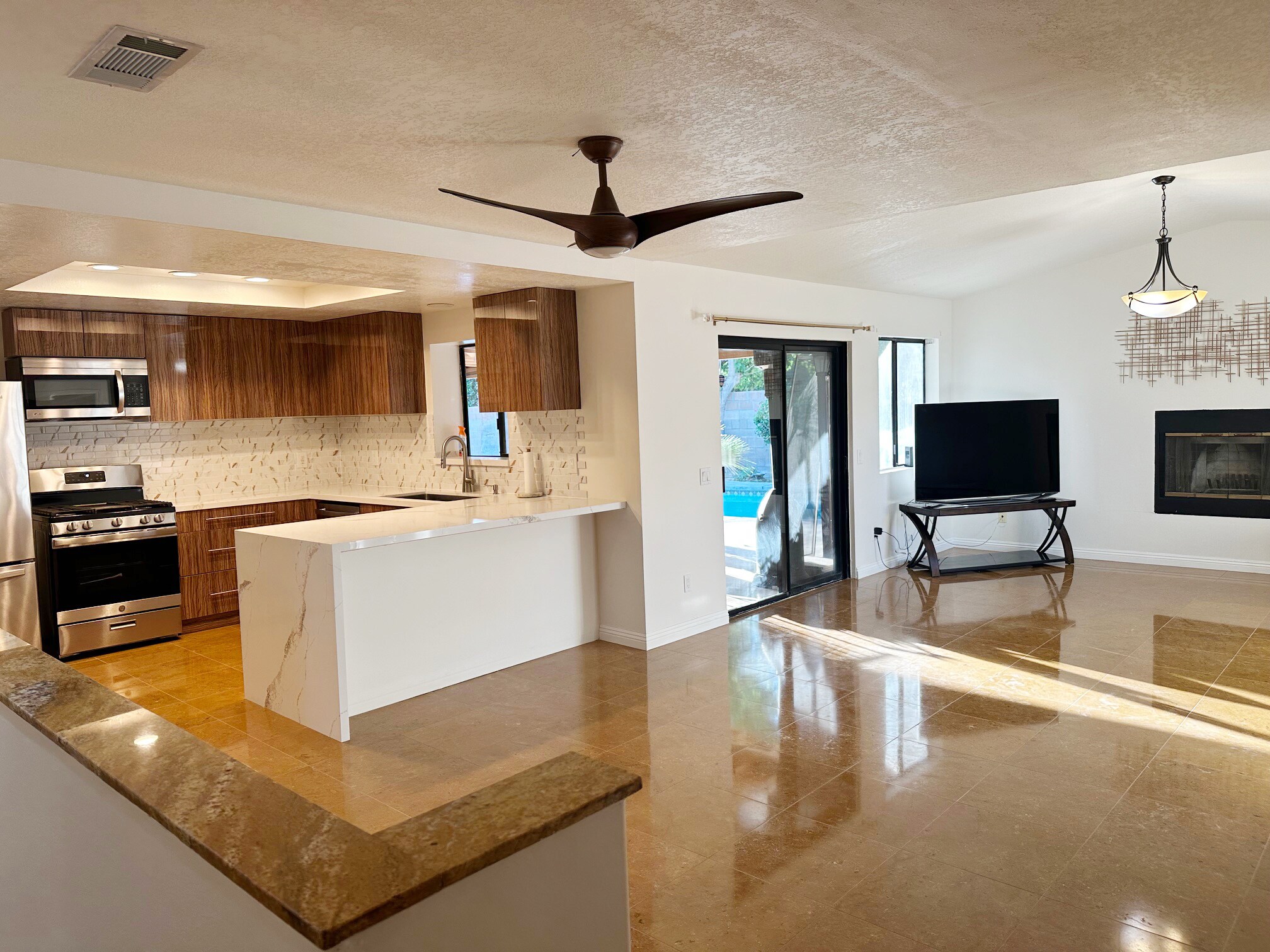 Building Photo - 43550 Carmel Cir