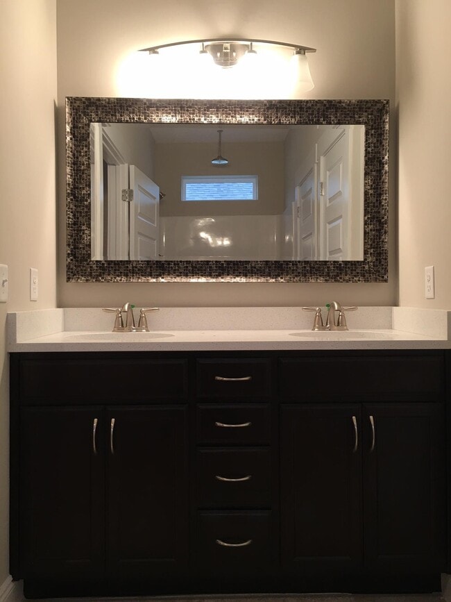 Building Photo - 161 Escanaba Ave