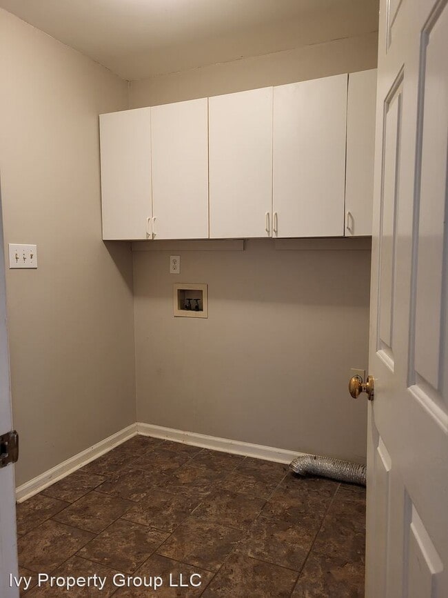 Building Photo - 3 br, 2 bath House - 3664 DellingDowns Dr.