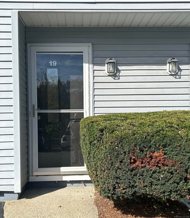 Building Photo - 1 Beaver Brook Rd