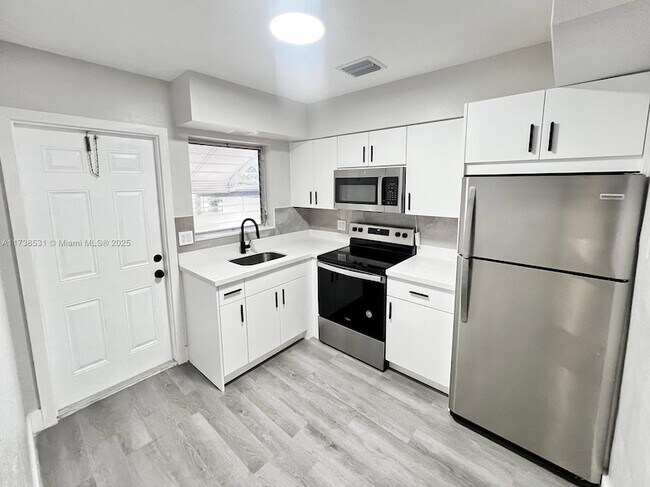 Primary Photo - 226 SW 6th St