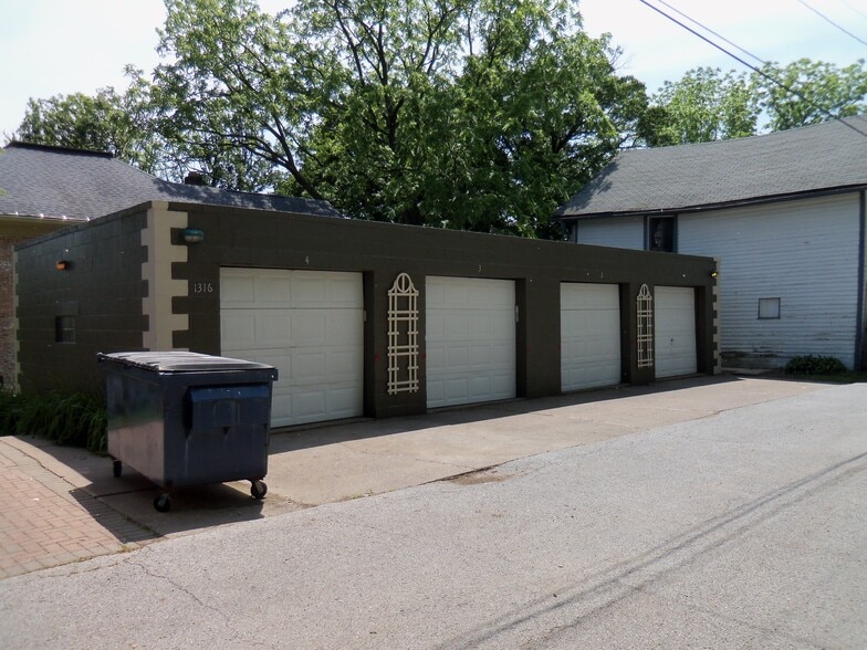 Building Photo - 1316 E 10th St