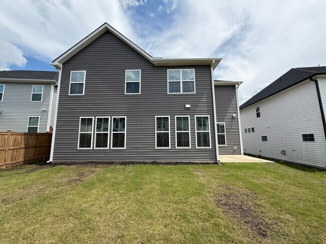 Building Photo - Stunning New 5BD, 5BA Garner Home with Lux...