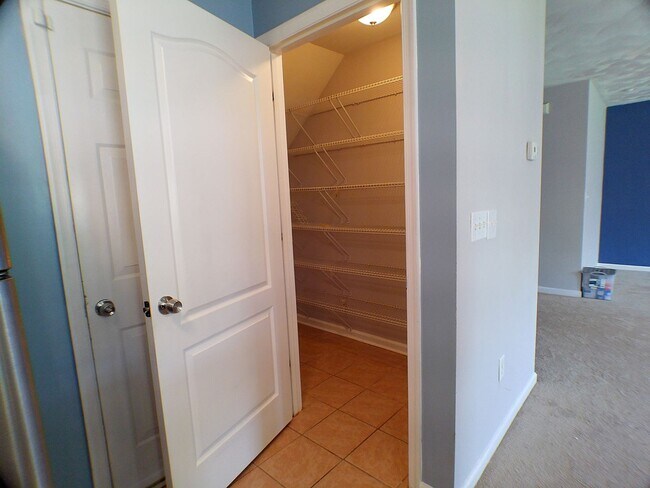 Building Photo - Gorgeous 3 bed 2.5 bath single-family home...