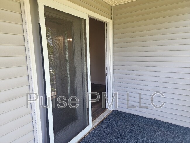 Building Photo - 135 Dale Hollow Dr