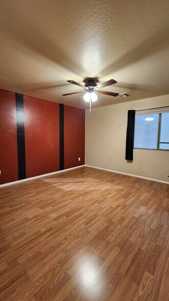 Building Photo - 43274 W Kimberly St