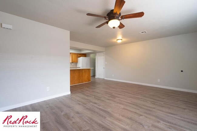 Building Photo - Remodeled 2 Bedroom Townhome. Pet Friendly!