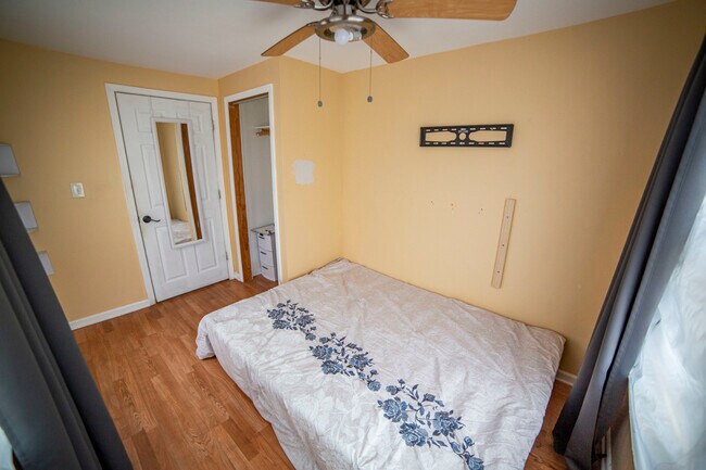 Building Photo - 4572 Rumsey Ave