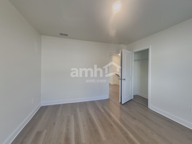 Building Photo - 3524 Shane Hill Rd SW