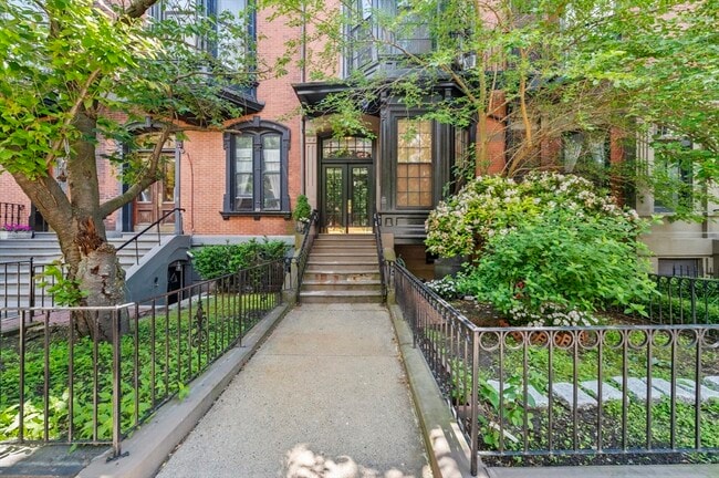 Building Photo - 235 Beacon St