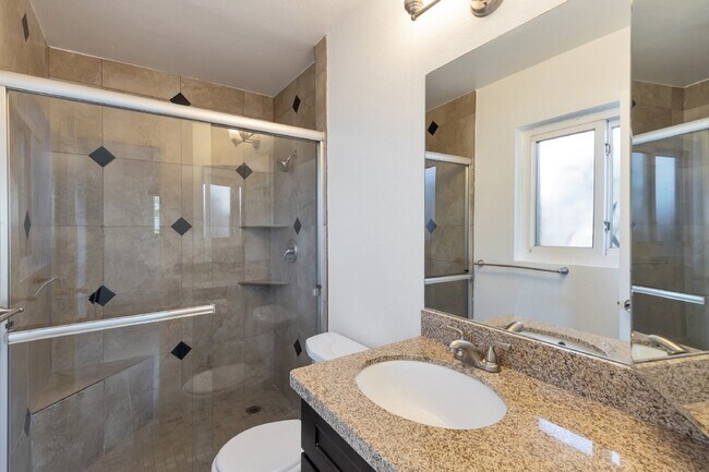 Building Photo - Terrific Old Town Scottsdale Rental!
