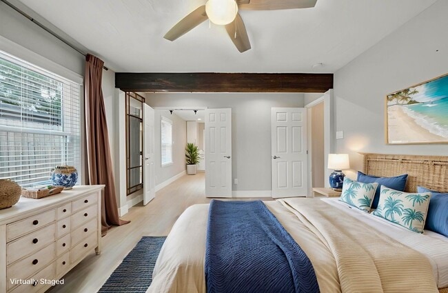 Building Photo - 205 W Bayou Dr