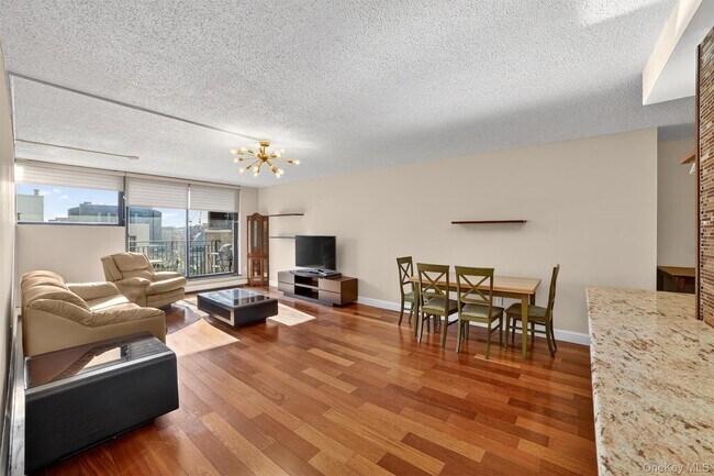 Building Photo - 25 Rockledge Ave