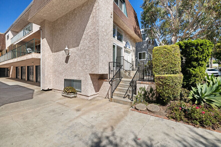 Building Photo - 312 N Francisca Ave