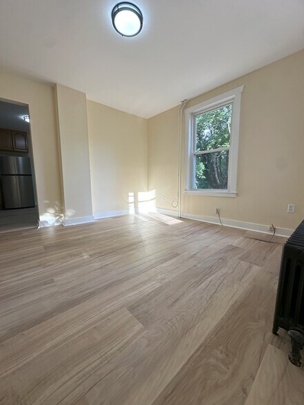 Living Room - 84 George St