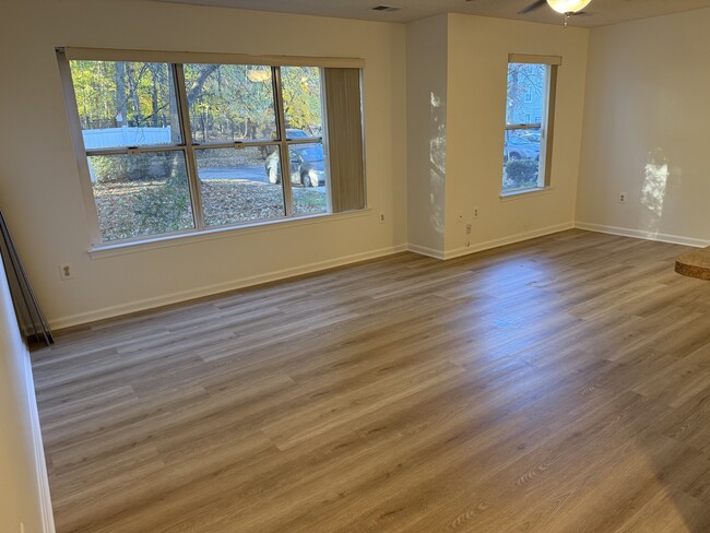 Building Photo - 14201 Woolen Oak Ct