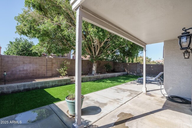 Building Photo - 6820 S Roosevelt St