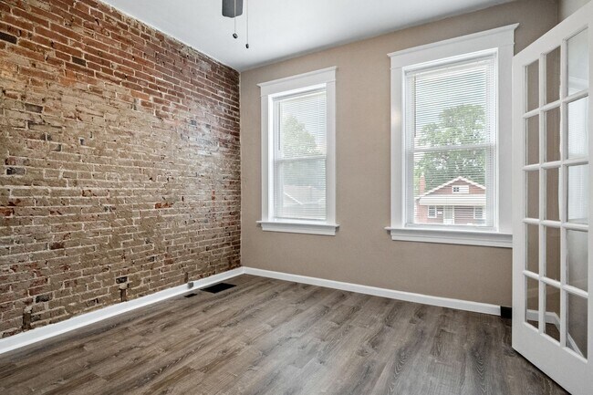 Building Photo - For the Big Dawgs