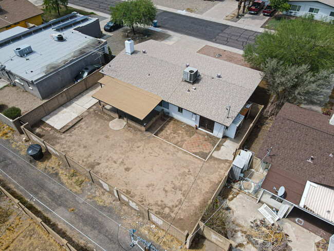 Building Photo - 3bed/1.5bath House at 35th Ave. & Cactus! ...