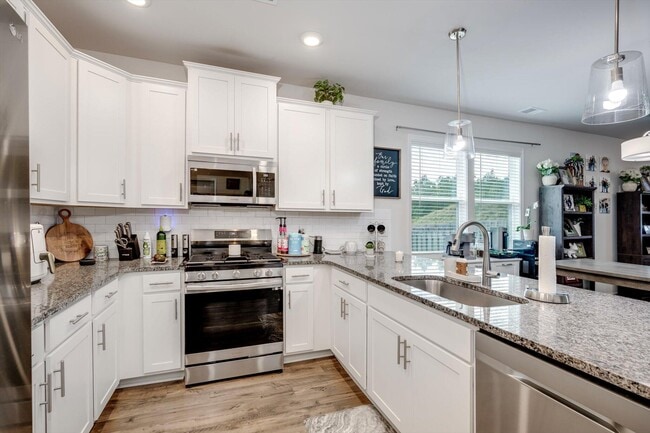 Building Photo - 6383 Whirlaway Rd