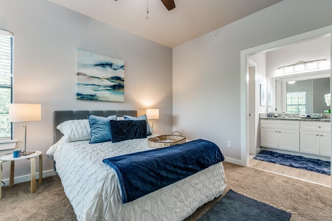 Building Photo - 6160 Eckhert RoadUnit 1005