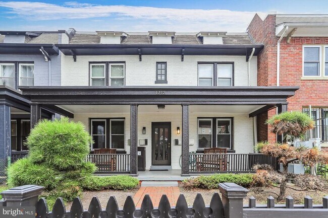 Primary Photo - 1712 West Virginia Ave NE