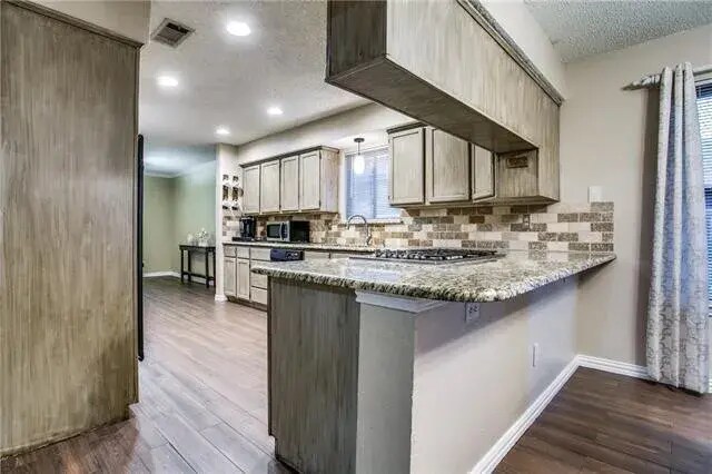 Building Photo - 2504 Heatherdale Dr