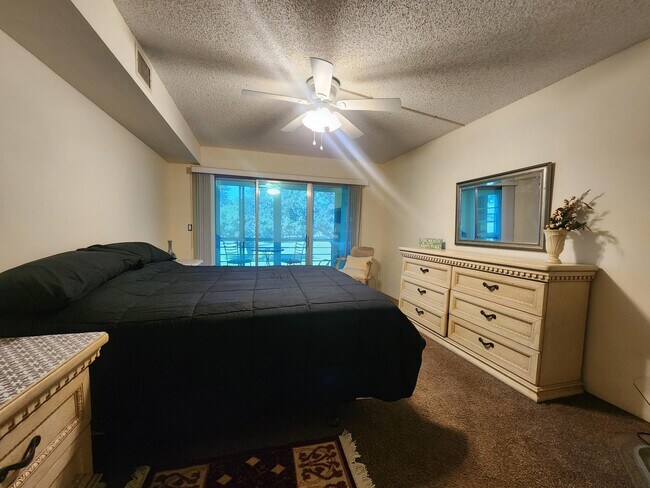 Building Photo - 3959 Via Poinciana