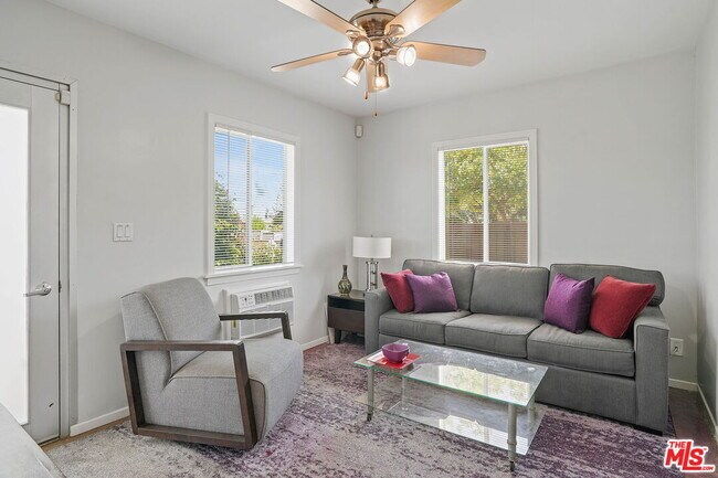 Building Photo - 709 Ocean Park Blvd