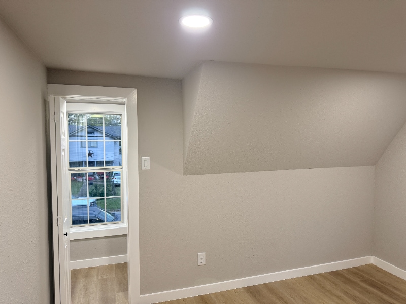 Building Photo - 5238 Pease St