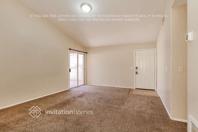 Building Photo - 7934 W Laurel Ln