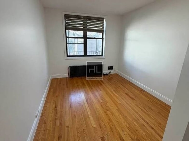 Building Photo - 73 STREET