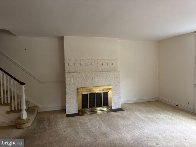 Building Photo - 8235 Brookside Rd