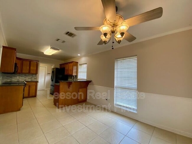 Building Photo - 5842 Bayou Dr