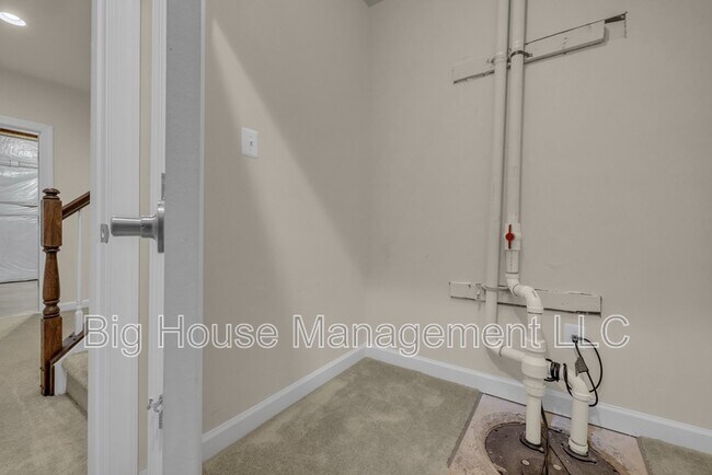 Building Photo - 3713 Chancelsors Dr