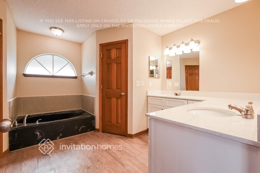 Building Photo - 772 Kangaroo Ct