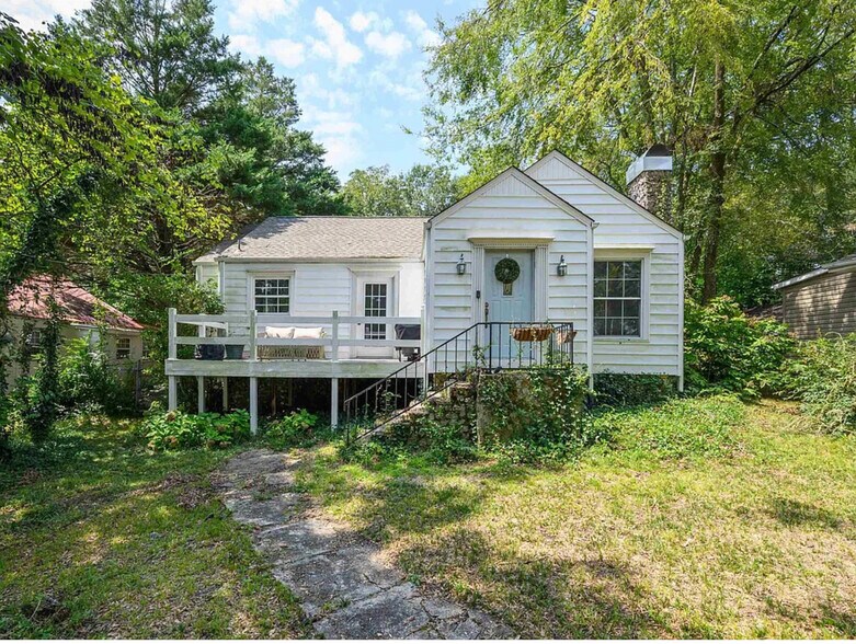 Primary Photo - 220 Daly St