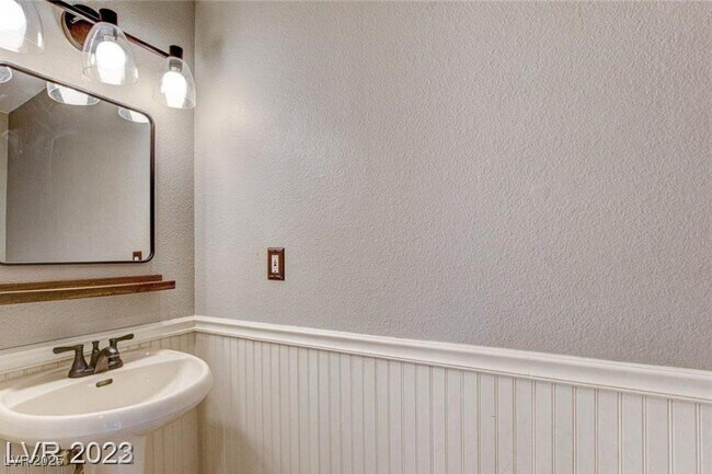 Building Photo - 1842 Bogey Way