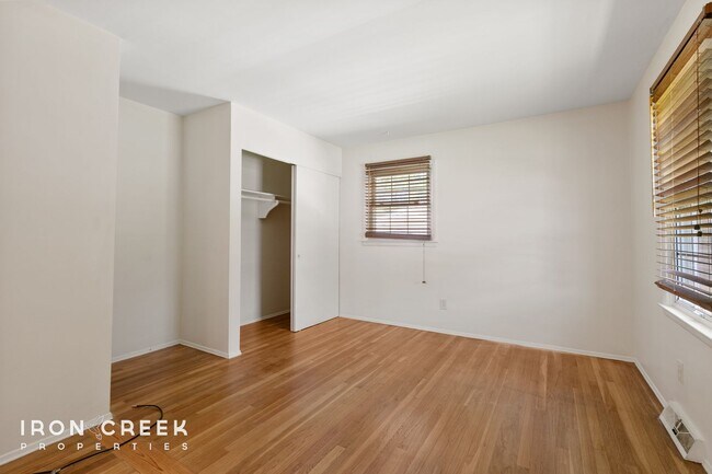 Building Photo - Beautiful Two-Bedroom with Fenced Yard in ...