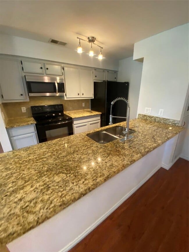 Building Photo - 10616 Mellow Ln