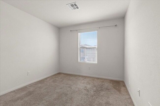 Building Photo - 2628 Blazing Blue Ave