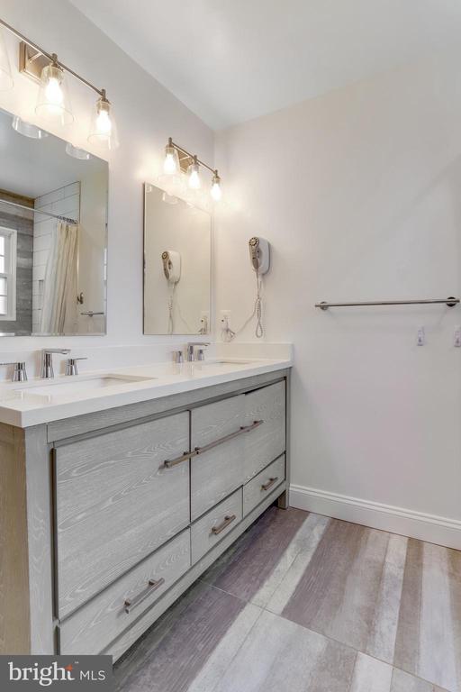 Building Photo - 5101 Redwing Dr