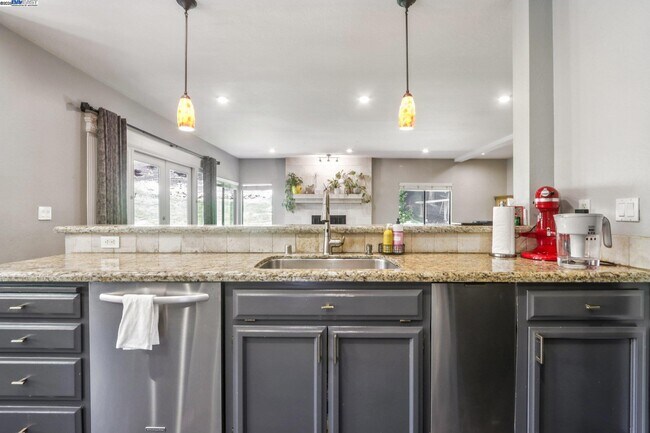 Building Photo - 3745 Deer Trail Ct