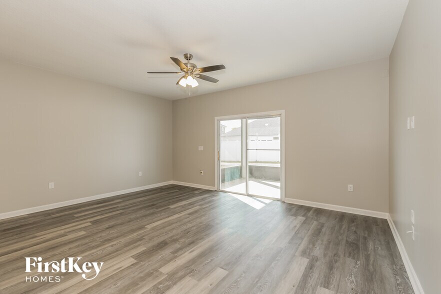 Building Photo - 15717 Spotted Saddle Cir