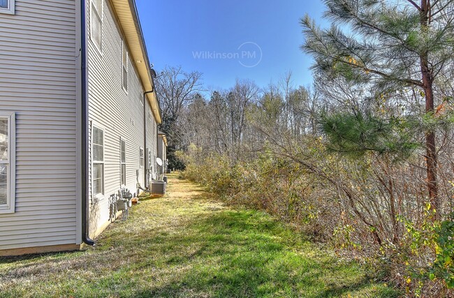 Building Photo - Discover Modern Comfort: 2BR, 2BA Condo in...