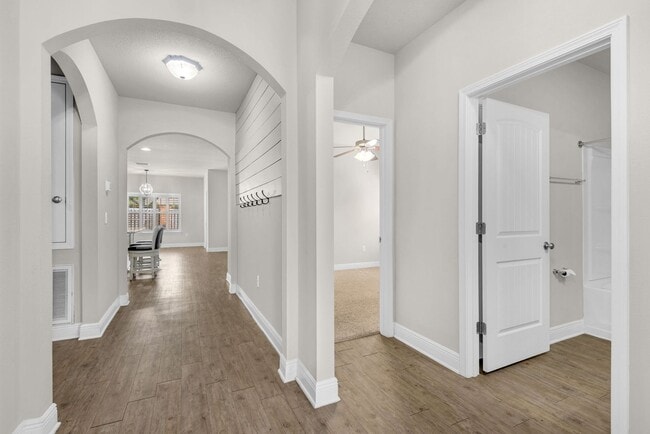 Building Photo - Beautiful home in Ashley Plantation!