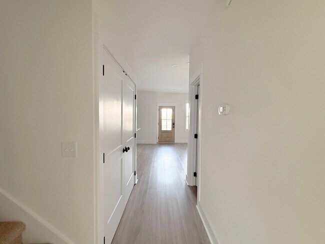 Building Photo - Spacious 4-Bedroom Townhome at Highbury + Summer Special
