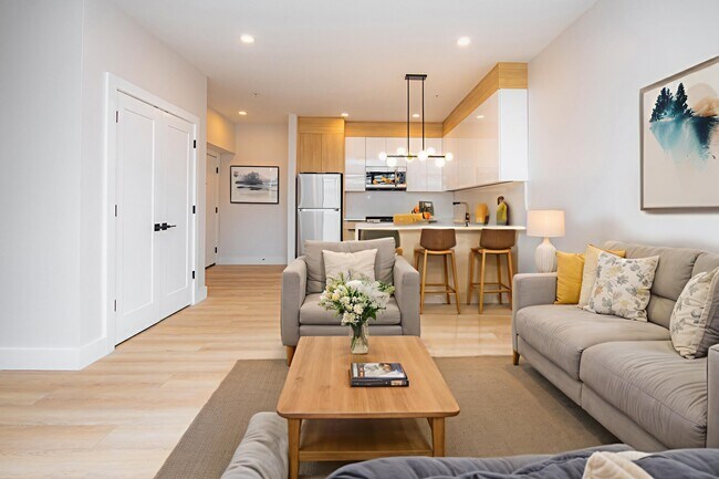 Building Photo - 6710 Park Ave