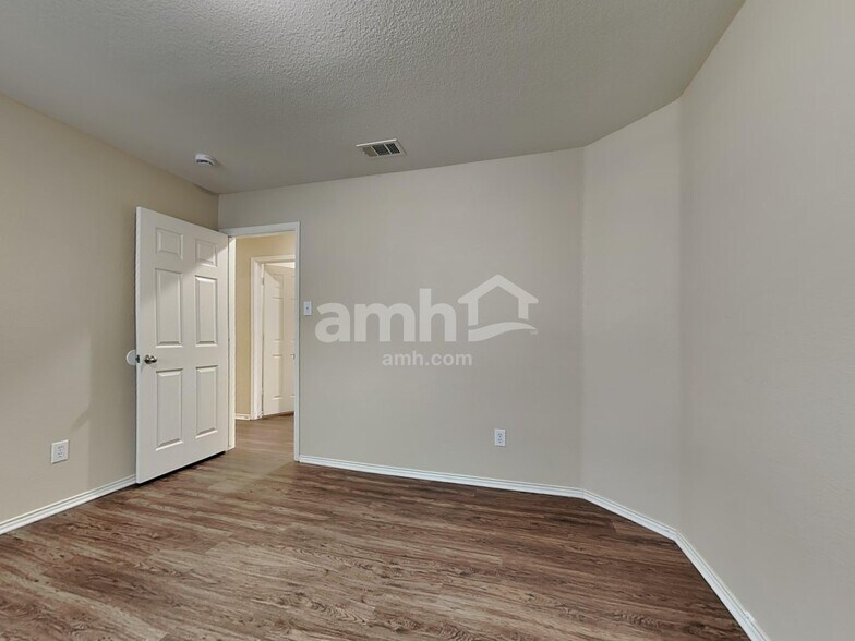 Building Photo - 538 Blue Sage Dr